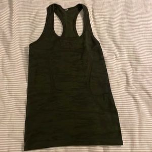 Lululemon tank top size small